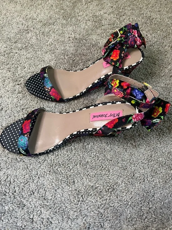 Betsey Johnson Neely Satin Floral Polka Dot Ankle Strap at Bow Wedge Sandals 9.5 - Picture 7 of 7